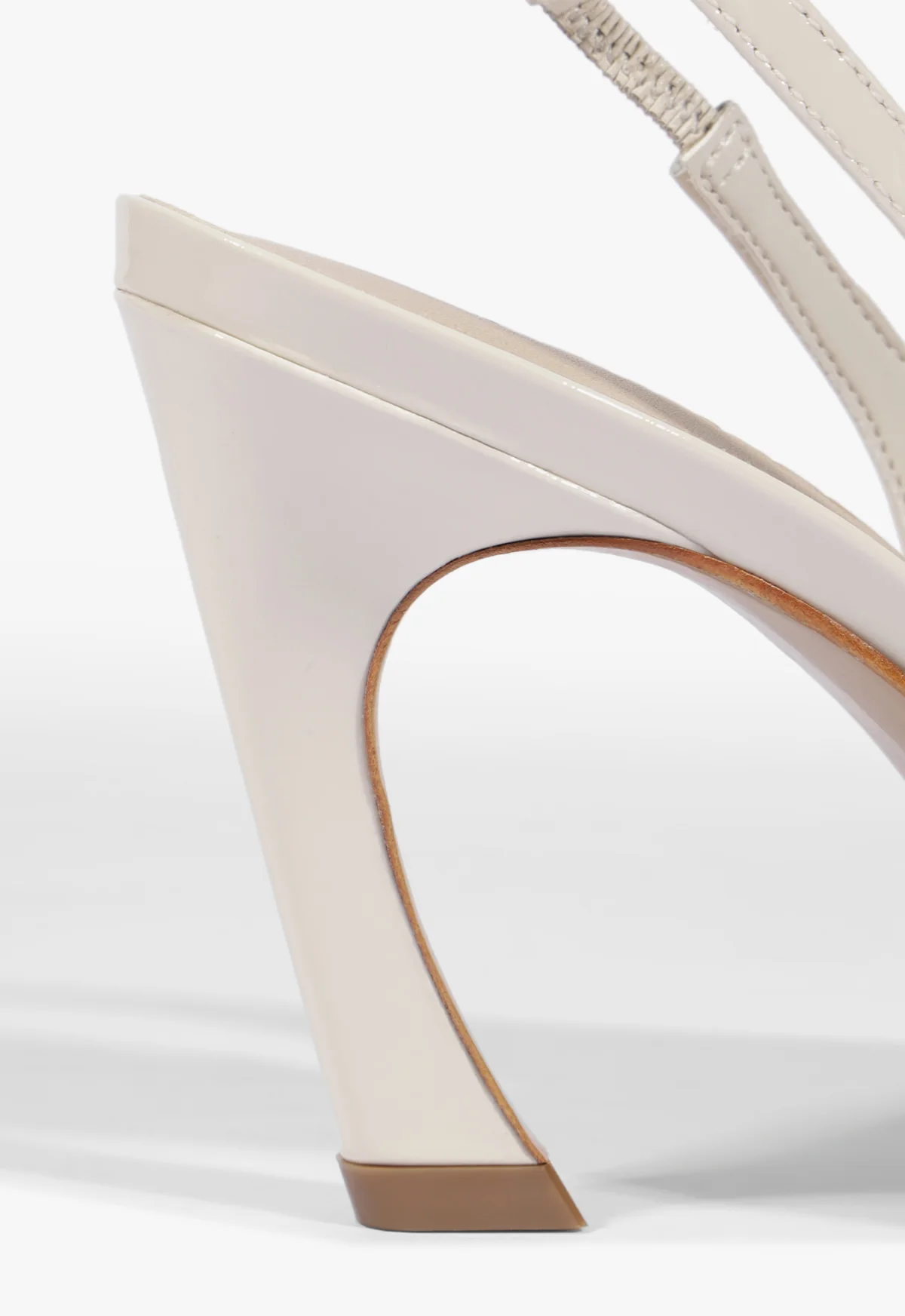 Lexi Mid Patent Pump - Image 7