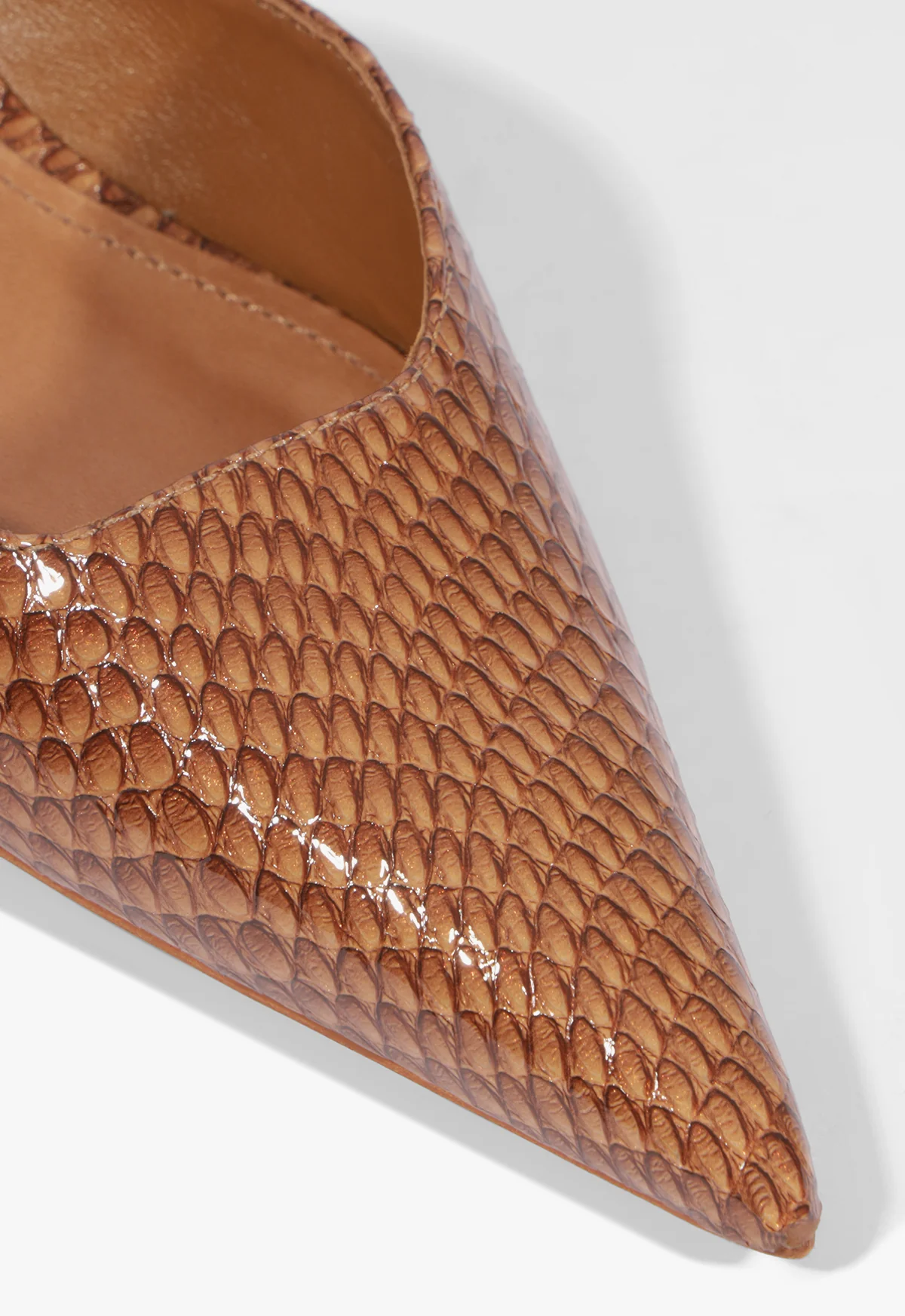 Paola Mid Leather Pump - Image 5